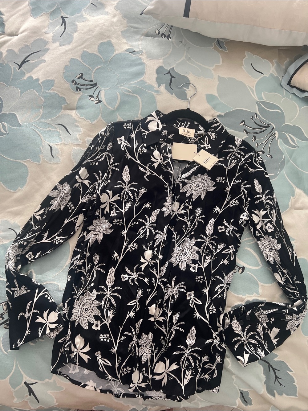 Elie Tahari Black and White Floral Button-Up blouse